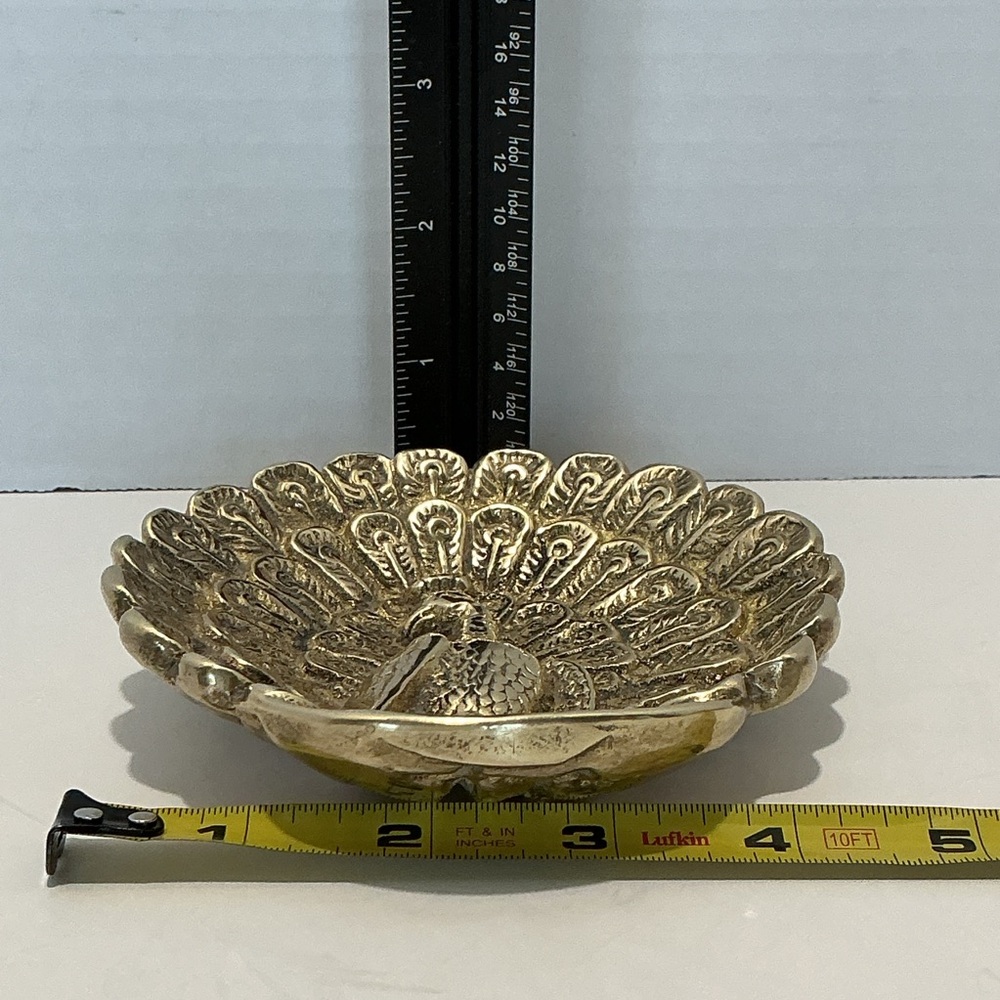 Brass Peacock Trinket Dish Scalloped Edge Embossed Raised 3D Feather Plume VTG - Picture 16 of 16